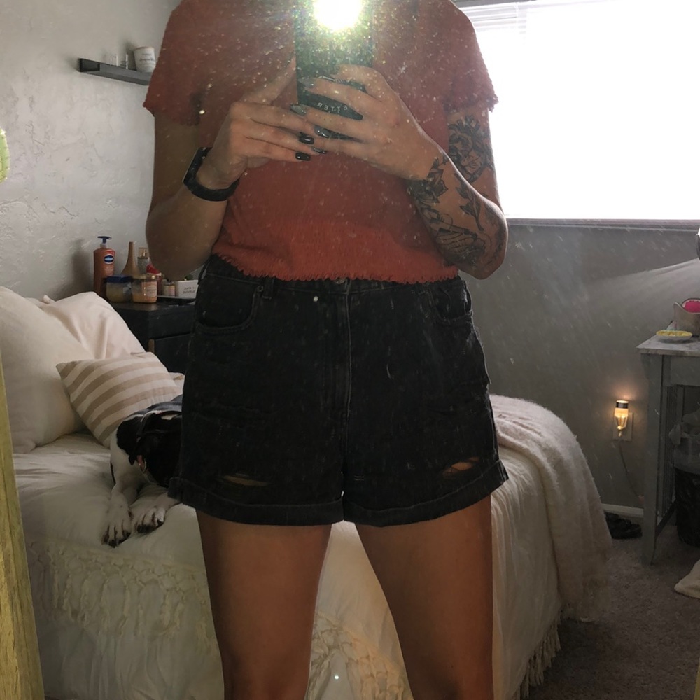 Size 14 American Eagle distressed black jean short